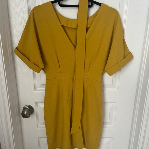 ASOS dress with belt - Picture 2 of 7